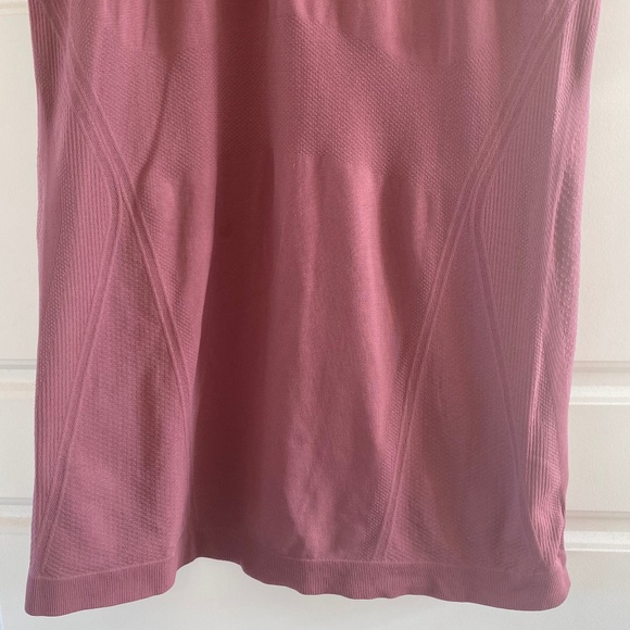 Athleta Momentum Seamless Tee - Picture 2 of 5